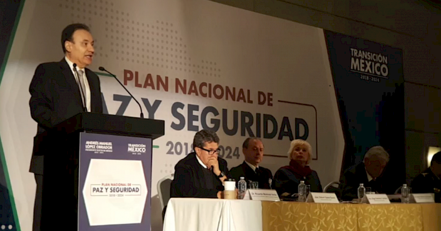 Alfonso Durazo durante la presentación del Plan Nacional de Paz y Seguridad 2018-2024. Detalle de imagen tomada de Aristegui Noticias.